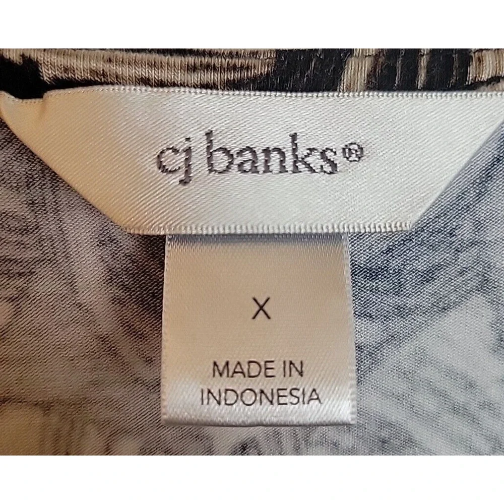 CJ Banks Black Geometric V-Neck Criss Cross Hem Sleeveless Top Size X (14W)‎